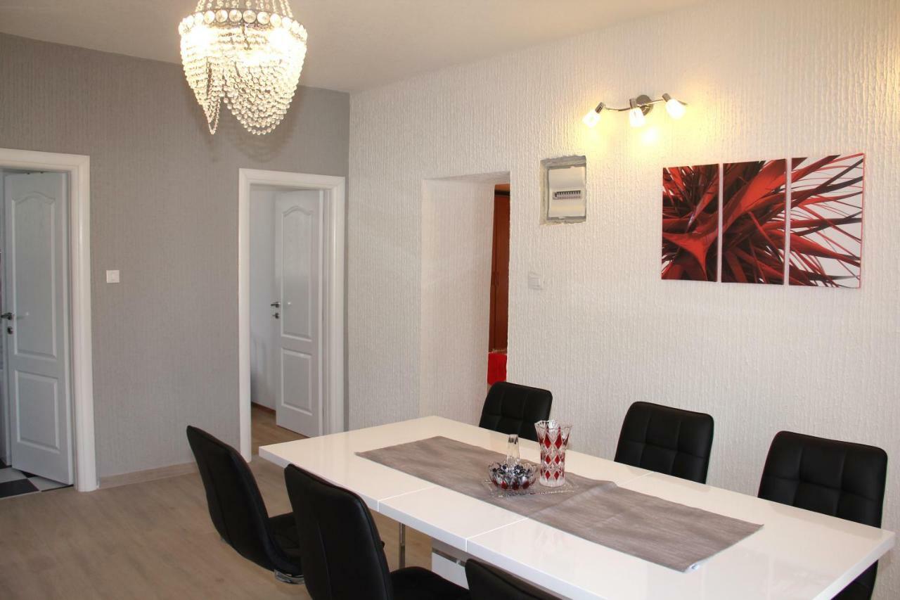 Apartmani Corleone Bilice Dış mekan fotoğraf