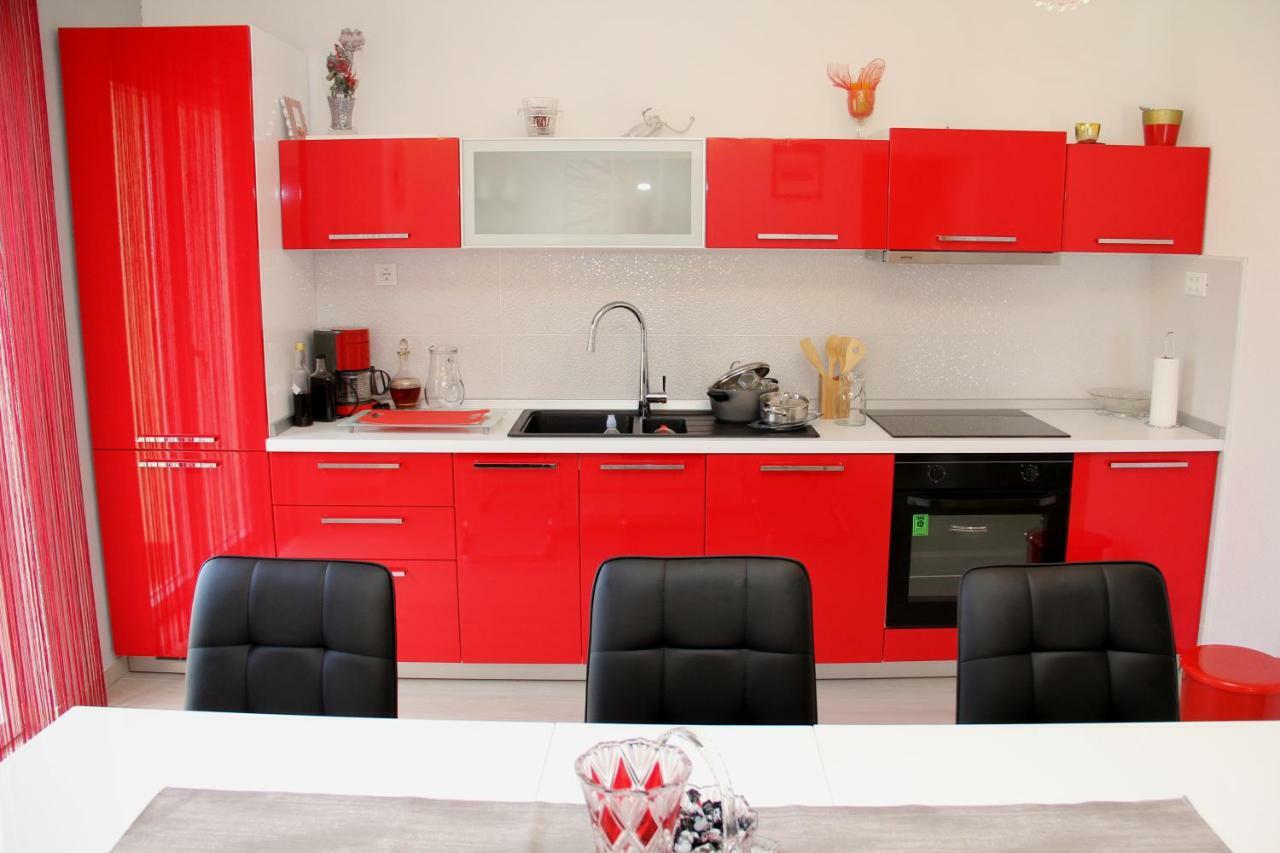 Apartmani Corleone Bilice Dış mekan fotoğraf