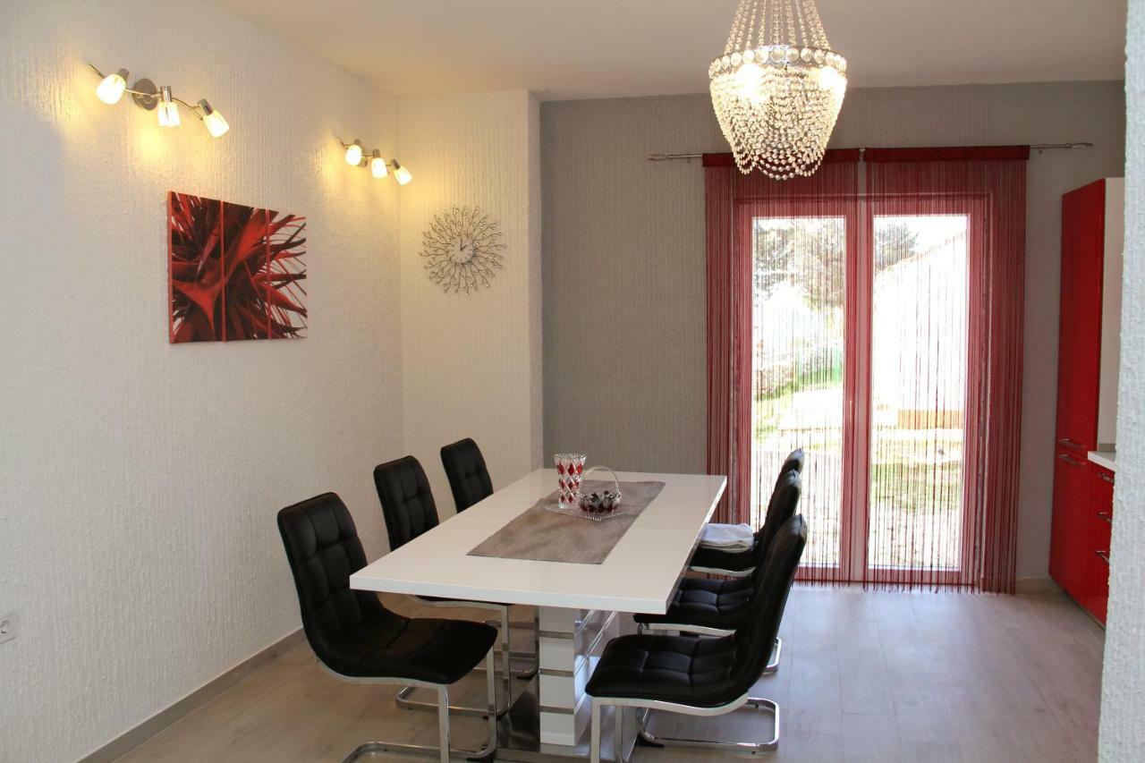 Apartmani Corleone Bilice Dış mekan fotoğraf
