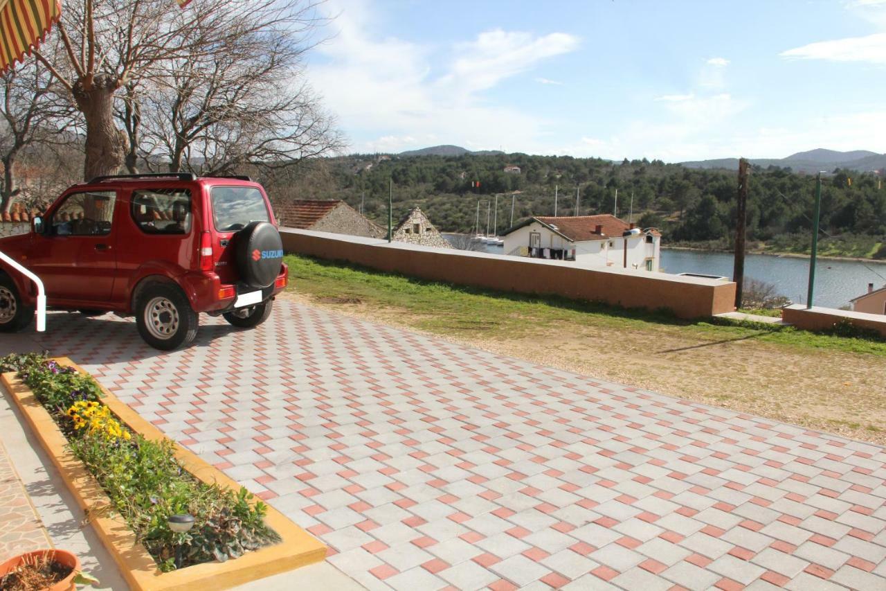 Apartmani Corleone Bilice Dış mekan fotoğraf