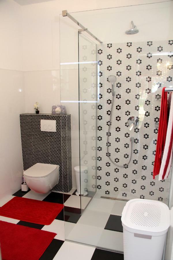 Apartmani Corleone Bilice Dış mekan fotoğraf