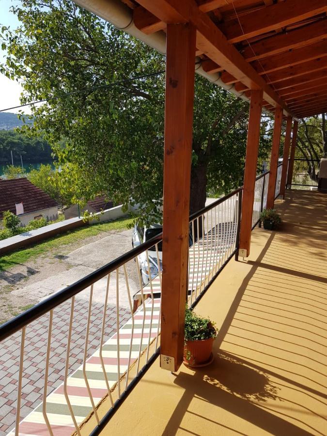 Apartmani Corleone Bilice Dış mekan fotoğraf