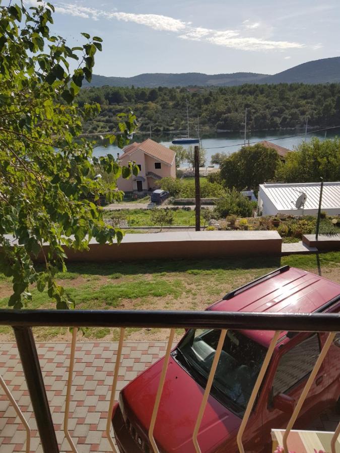 Apartmani Corleone Bilice Dış mekan fotoğraf